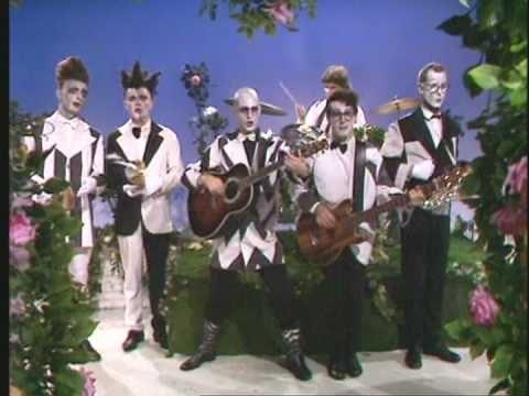 Split Enz, 1976, zolo as fuck